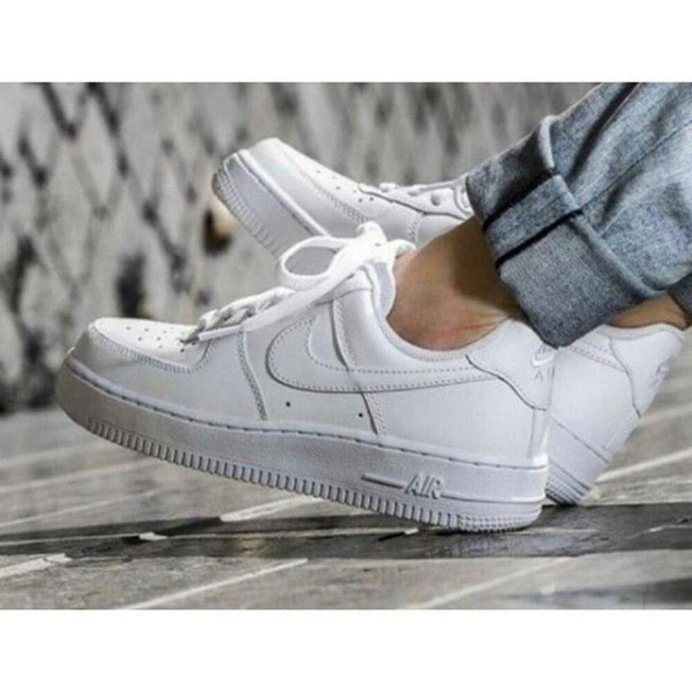 * 7 MEN'S  NIKE AIR FORCE 1 LOW ALL TRIPLE WHITE CW2288-111